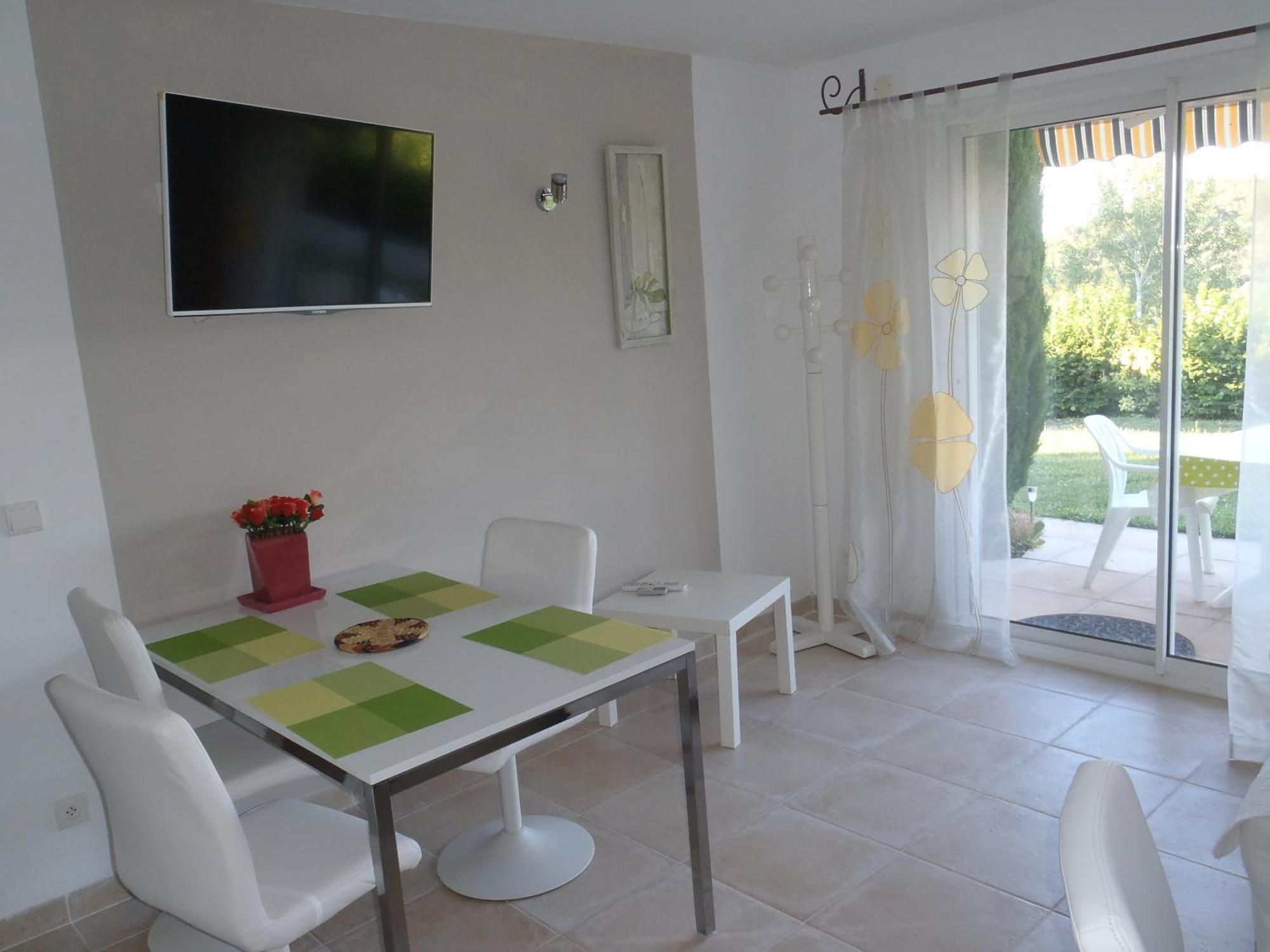 Les Chevrefeuilles Apartment Manosque Bagian luar foto