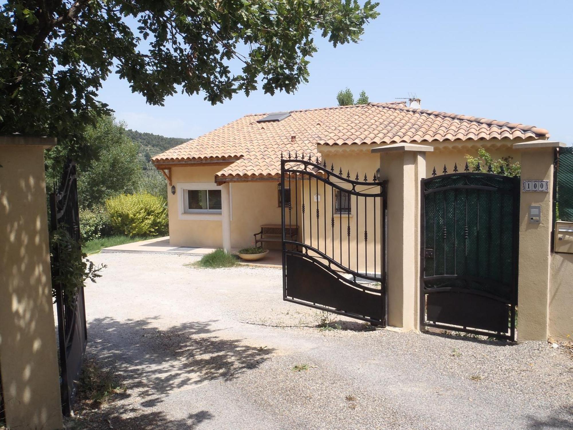 Les Chevrefeuilles Apartment Manosque Bagian luar foto