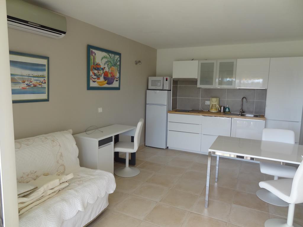 Les Chevrefeuilles Apartment Manosque Ruang foto