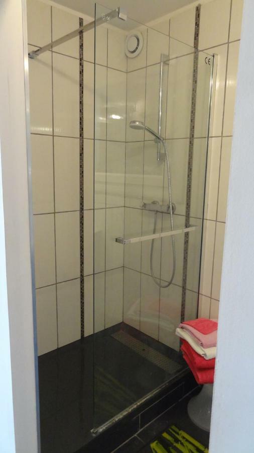 Les Chevrefeuilles Apartment Manosque Bagian luar foto